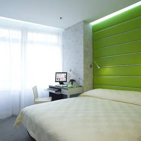 Cosmo Hotel Hong Kong By Dorsett Hotels-2